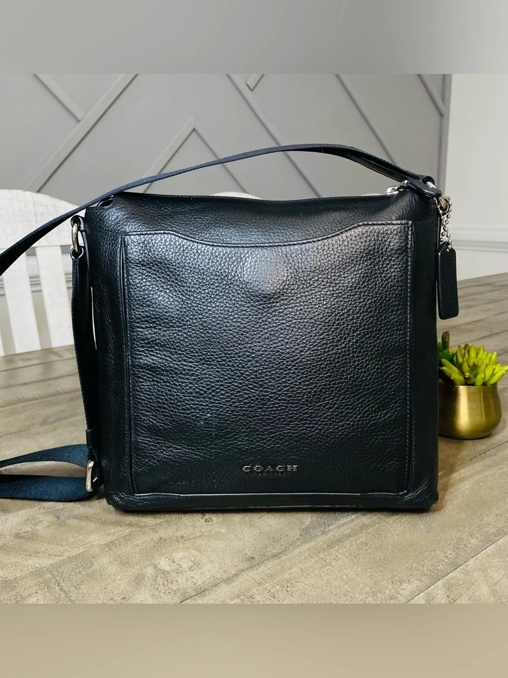 Coach Beckett Pocket Crossbody Messenger Bag Black Pebbled Leather 91303 Mens